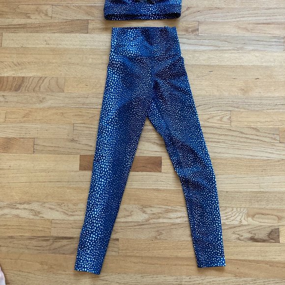 Beach Riot Workout Set - Picture 3 of 5